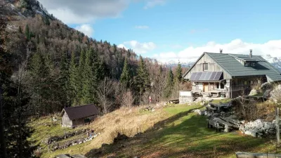 Orožnova koča, planinska koča