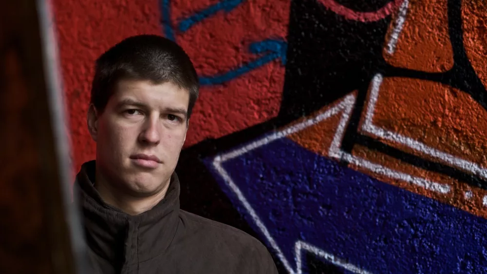 Goran Vojnovič, filmski - televizijski režiser in scenarist, kolumnist Dnevnika - prejemnik nagrade Pre&scaron;ernovega sklada 2009 za roman Čefurji raus!/FOTO: Luka Cjuha OPOMBA: ZA OBJAVO V PRILOGI &ndash; DNEVNIKOV OBJEKTIV - INTERVJU / Foto: Luka Cjuha