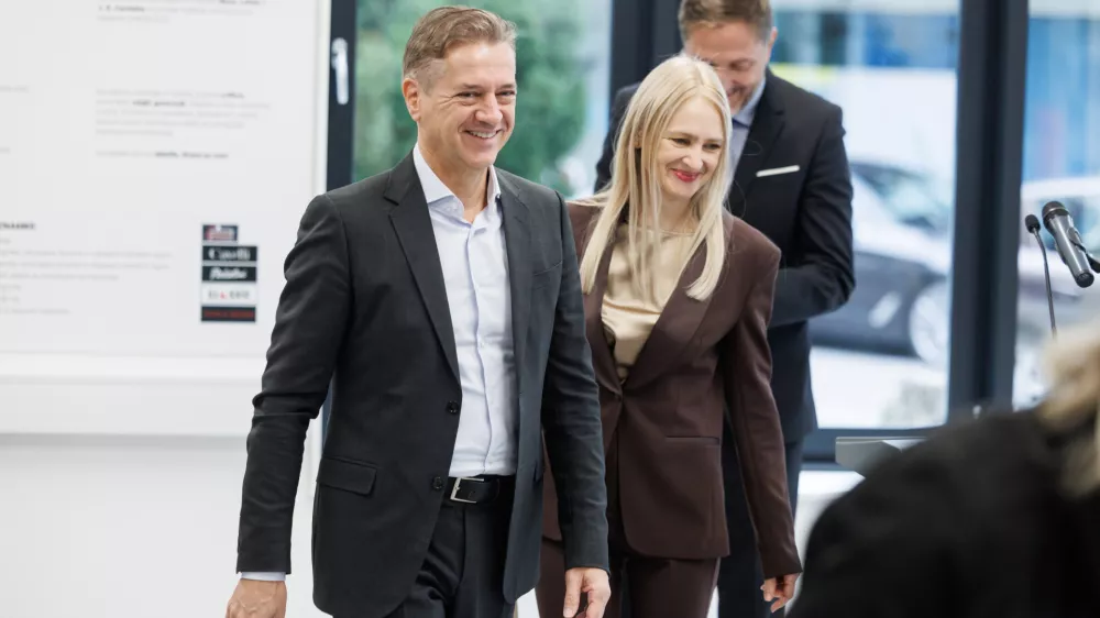 Murska Sobota, Pokrajinski arhiv Maribor - enota za Prekmurje.Regijski obisk vlade v Pomurju.Prihod predsednika vlade Roberta Goloba.