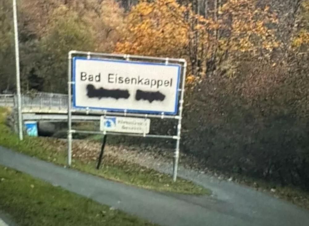 Vandalizem dvojezične table Avstrija