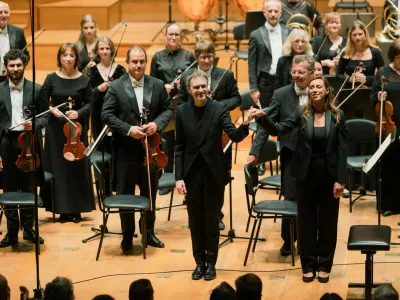 Simfonija simfonijOrkester Slovenske filharmonijeDirigentka: Lucie LeguaySolist: Alexandre Tharaud, klavir