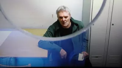 65-letnik priznal krivdo: mama našla posnetek zlorabe sedemletnice