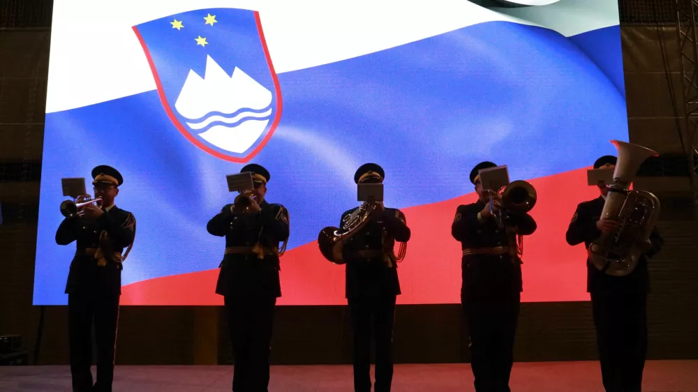 14.03.2025 -Simbolična fotografija slovenska vojska, domolubje, zastava, orkesterFoto: Tomaž Skale