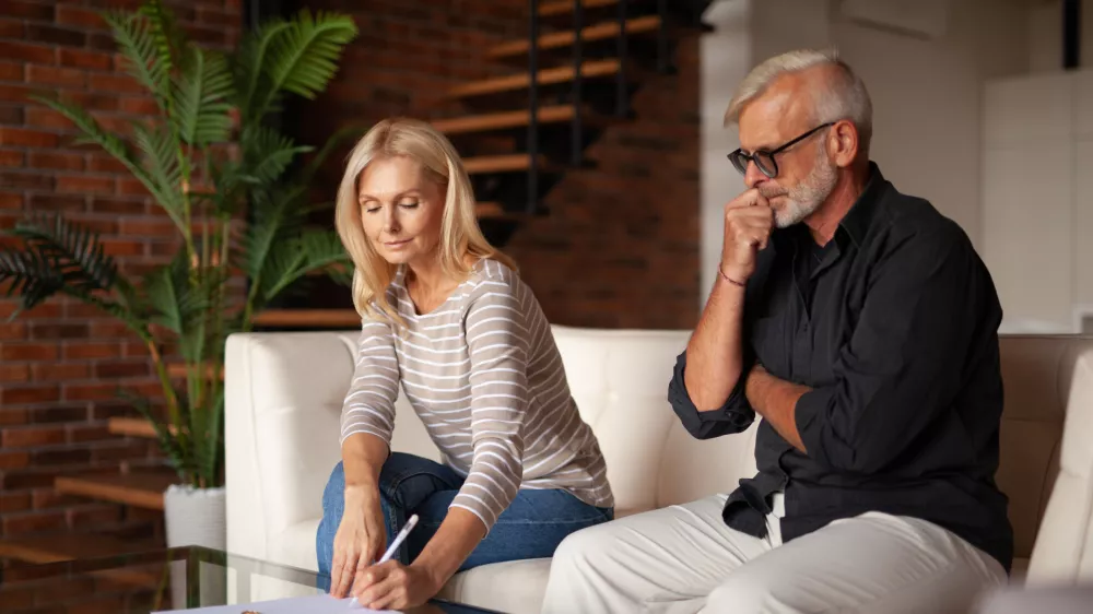 Samo še podpis pod ločitev in … / Foto: Istock