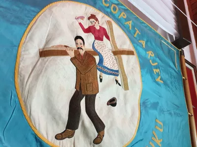 »Žene so okupatorke«: kdo so copatarji in zakaj je njihov pozdrav – »Potrp!«