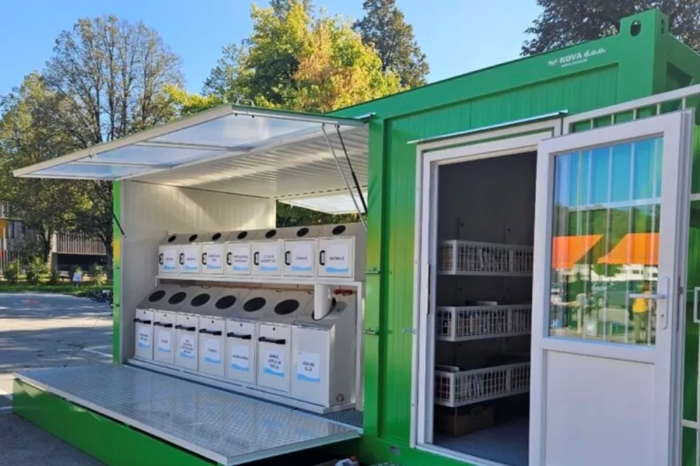 Iz odpadnega jedilnega olja izdelali loško svečko