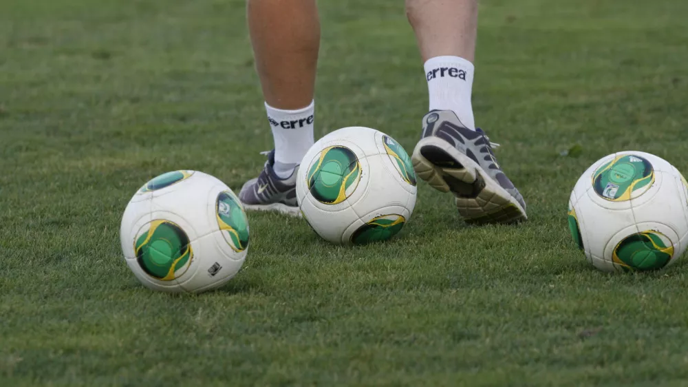  - simbolična fotografija  - nogomet - žoga - nogometaš - nogometni igralec - šprtnik //FOTO: Tomaž Skale