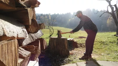 sekanje drv / Foto: Katja Petrovec