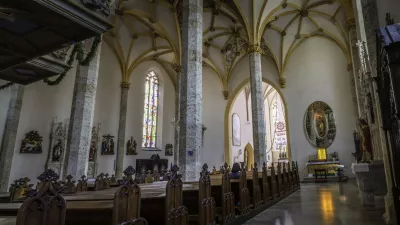 župnijska cerkev sv. Kancijana in tovarišev mučencev v Kranju / Foto: Arhiv župnija Kranj