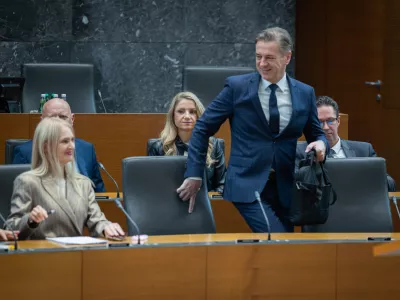 Ljubljana, DZ.Nadaljevanje redne seje DZ, na kateri je predsednik vlade Robert Golob odgovarjal na poslanska vprasanja.