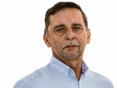 Miran Lesjak- Redakcija Dnevnik 2024 - portreti za komentarje in kolumne - kolumnisti - komentatorji – novinarji - portret //FOTO: Luka Cjuha / Foto: Luka Cjuha