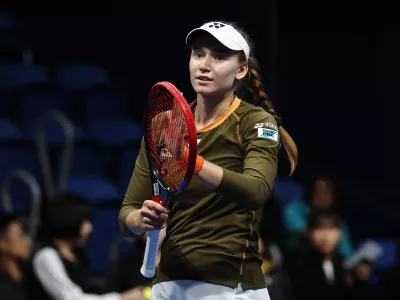 Tennis - WTA 500 - Pan Pacific Open - Ariake Coliseum, Tokyo, Japan - October 24, 2025 Kazakhstan's Elena Rybakina celebrates after winning her quarter final match against Canada's Victoria Mboko REUTERS/Manami Yamada