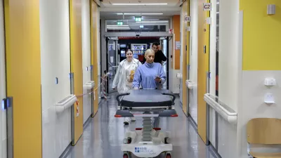 - simbolična fotografija - zdravstvo, zdravnik, medicinska sestra, medicinsko osebje, pacient, bolnica, bolnišnica- 12.03.2025 - ministrica za zdravje Valentina Prevolnik Rupel si je na delovnem obisku v Univerzitetnem kliničnem centru (UKC) ogledala tekoče investicije//FOTO: Jaka Gasar / Foto: Jaka Gasar