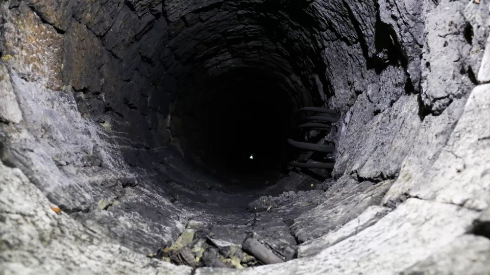 ﻿- grajski hrib pod ljubljanskim gradom - Vodnjak iz vrha - 21.05.2019 – Rubrika Ljubljansko podzemlje – zaklonišča v Ljubljani - - //FOTO: Bojan Velikonja