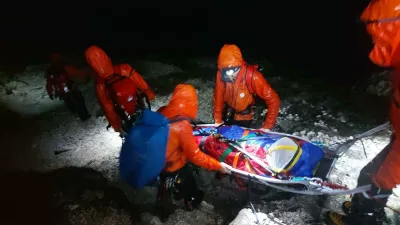 29-letna pohodnica si je med sestopom s Triglava zlomila golenico. 