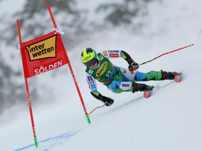 Alpine Skiing - FIS Alpine Ski World Cup - Women's Giant Slalom - Soelden, Austria - October 25, 2025 Slovenia's Neja Dvornik in action during the first run REUTERS/Leonhard Foeger
