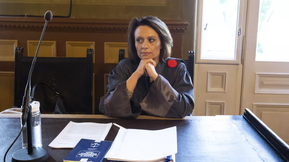 ﻿tožilka Katarina Bergant - 25.10.2018 - sojenje nekdanjemu zdravniku na ljubljanski nevrološki kliniki Ivanu Radanu, ki mu tožilstvo očita štiri umore bolnikov - po dveh letih in devetih mesecih, 42 glavnih obravnavah in 81 zaslišanih pričah se je sklenil dokazni postopek - tožilstvo vztraja pri očitkih in zahteva 20 let zapora. //FOTO: Matjaž Rušt