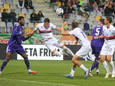 Slovenija, Maribor, 25.10.2025 - nogomet, 1.liga, NK Maribor, NK Primorje. Mirko Mutavčič (belui dres)