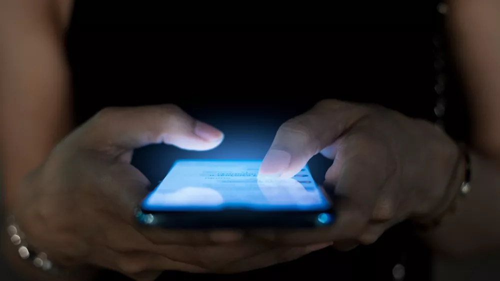 Pri uporabi raznih aplikacij bodite previdni. / Foto: Istock