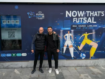 Ljubljana.Odkritje odstevalnika do EP v futsalu 2026, ki ga bo Slovenija gostila skupaj z Litvo in Latvijo.Ambasadorja prvenstva Igor Osredkar in Bojan Jokic.