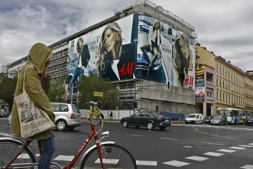 Zunanje oglaševanje le z manjšimi kozmetičnimi popravki