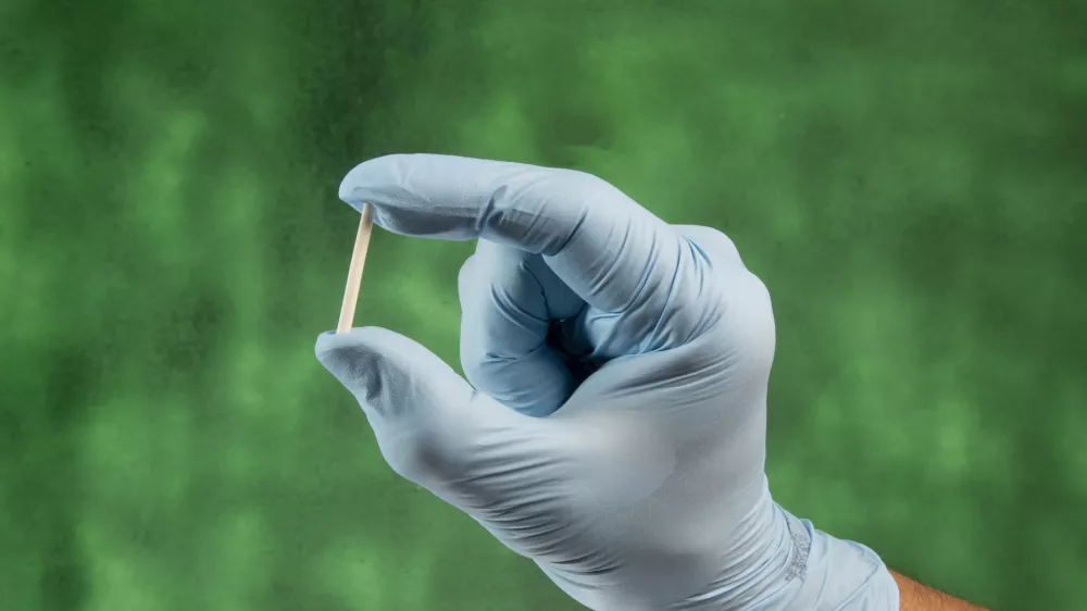 Hormonski implant. Nova rešitev bo bistveno naprednejša. / Foto: Istock