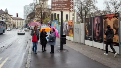 ﻿- 21.11.2016 - Gosposvetska cesta v Ljubljani - reklamni pano - plakatiranje - //FOTO: Matjaž Rušt