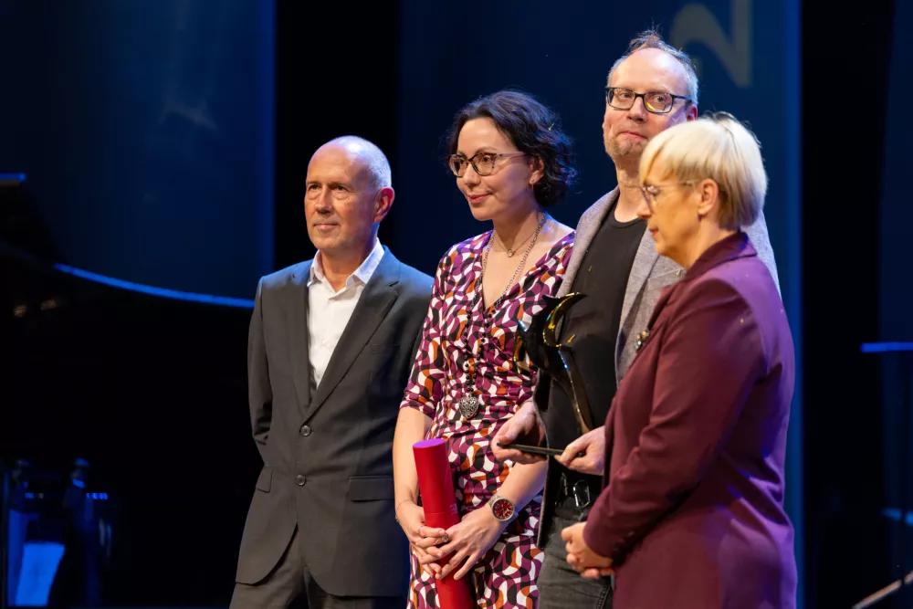 DNEVNIK MEDIJI - Bojan Petan, DOCENTRIC - Ana Gligorijević in Jurij Leskovec, predsednica Republike Slovenije dr. Nataša Pirc Musar (Foto: Adrian Pregelj)