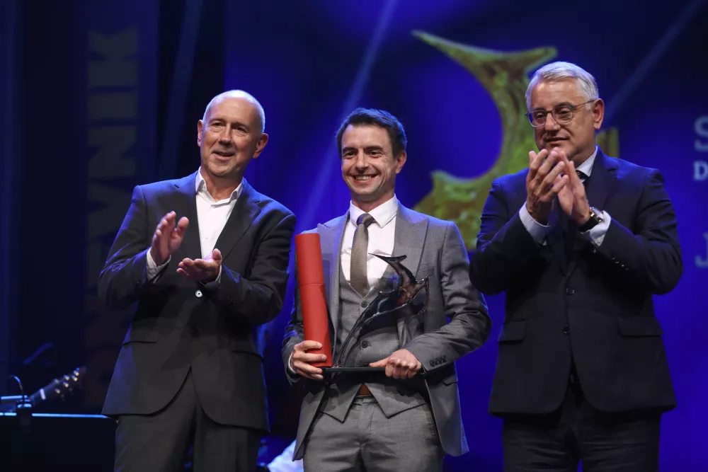 DNEVNIK MEDIJI - Bojan Petan, JAFRAL - Frenk Smrekar in minister za gospodarstvo, turizem in šport Matjaž Han (Foto: Luka Cjuha)