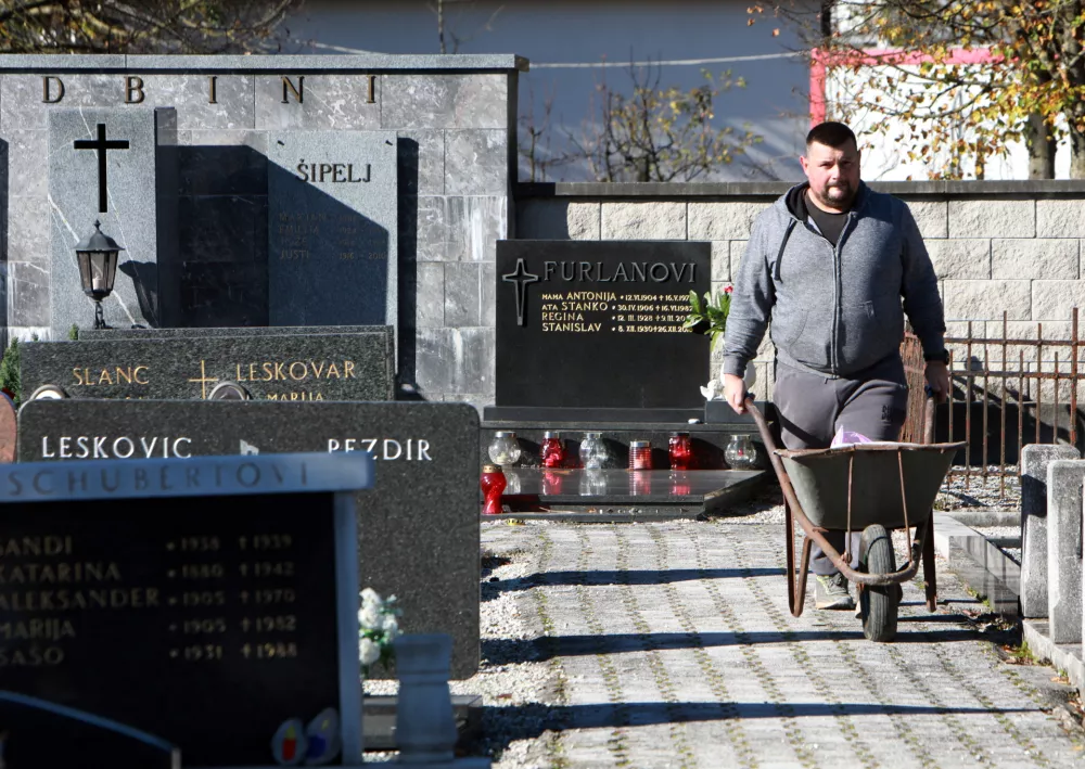 28.10.2025 - pokopališče VičFoto: Tomaž Skale