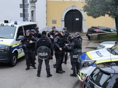 - 25.10.2025 - žalovanje za ubitim prebivalcem novega mesta//FOTO: Jaka Gasar / Foto: Jaka Gasar