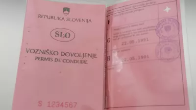 Marsikdo ima staro dovoljenje še vedno doma. / Foto: Dokumentacija