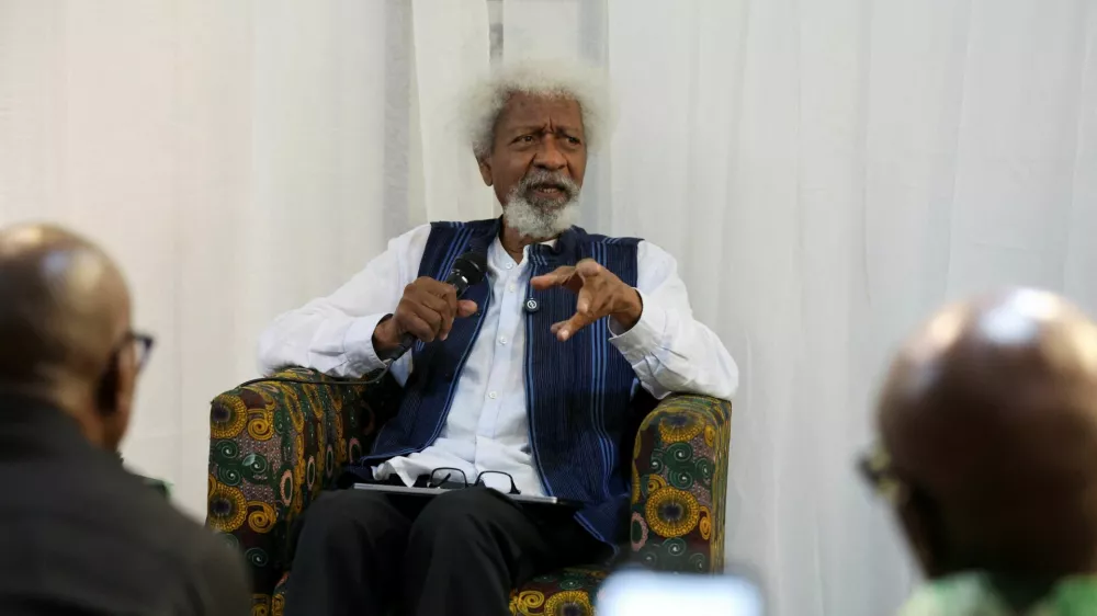 Nobel laureate Wole Soyinka responds to questions about the revocation of his U.S. visa, in Lagos, Nigeria, October 28, 2025. REUTERS/Sodiq Adelakun
