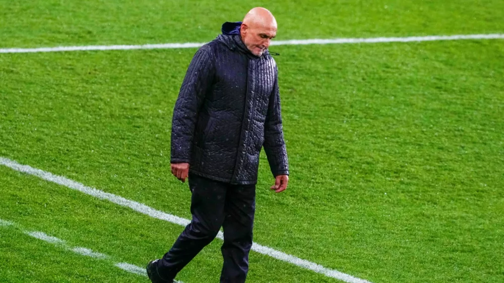 Soccer Football - World Cup - European Qualifiers - Group I - Norway v Italy - Ullevaal Stadion, Oslo, Norway - June 6, 2025 Italy coach Luciano Spalletti looks dejected Erik Flaaris Johansen/NTB via REUTERS  ATTENTION EDITORS - THIS IMAGE WAS PROVIDED BY A THIRD PARTY. NORWAY OUT. NO COMMERCIAL OR EDITORIAL SALES IN NORWAY.