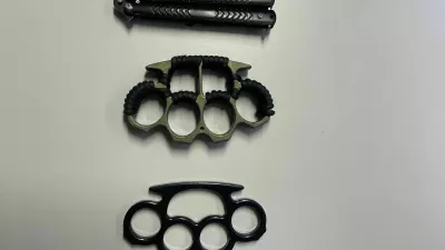 Na shodu v Novem mestu je policija zasegla več kosov orožja. 