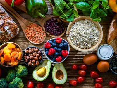 Najbolj zdrava prehrana ni rezultat industrijske predelave. / Foto: Istock