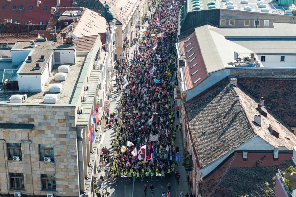 A drone view shows students walking on their journey to Novi Sad during a protest march over the fatal November 2024 Novi Sad railway station canopy collapse, which killed 16 people, triggering nationwide accusations of widespread corruption and negligence, in Belgrade, Serbia, October 30, 2025. REUTERS/Marko Djurica 