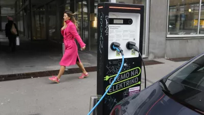 14.11.2024 - simbolična fotografija - električni avto - avto na elekriko - električni pogon - električna polnilnicaFOTO: LUKA CJUHA