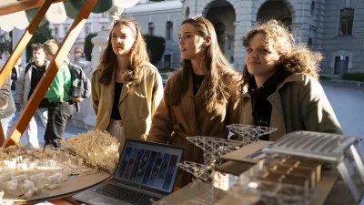 študenti01.10.2025 - tradicionalni Pozdrav brucem, ki ga pripravlja Univerza v Ljubljani skupaj s Študentskim svetom Univerze v LjubljaniFOTO: Nik Erik Neubauer