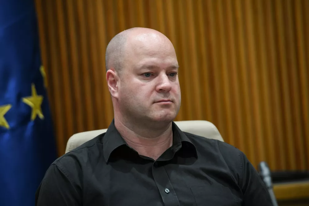 Ljubljana, DZ.Okrogla miza stranke LMS o dosedanjih izkusnjah za izobrazevanje v prihodnosti.Izredni profesor za didaktiko in kurikularne teorije na Filozofski fakulteti Univerze v Ljubljani Damijan Stefanc.