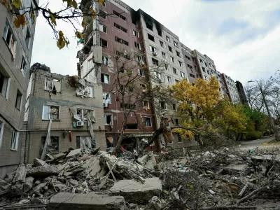 Apartment buildings damaged by a Russian military strike, amid Russia's attack on Ukraine, in the frontline town of Kostiantynivka in the Donetsk region, Ukraine, November 1, 2025. REUTERS/Yan Dobronosov