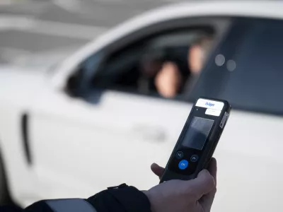 prometni nadzorpolicija - simbolična fotografijaprometna policijavarnost v prometupolicija na motorjihmotoristična policijaprehitri voznikiavtocestna policijaalkotestalkohol v prometu08.04.2025 Policijski nadzor, počivališče PovodjeFOTO: Nik Erik Neubauer