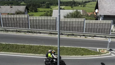 Pravniki “raztrgali” vladno uredbo