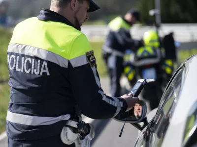 prometni nadzorpolicija - simbolična fotografijaprometna policijavarnost v prometupolicija na motorjihmotoristična policijaprehitri voznikiavtocestna policijaalkotestalkohol v prometu08.04.2025 Policijski nadzor, počivališče PovodjeFOTO: Nik Erik Neubauer
