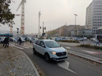 Zjutraj je še posebej gost promet.