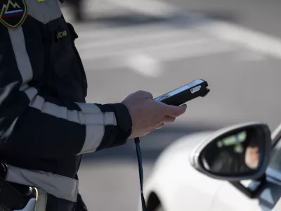 prometni nadzorpolicija - simbolična fotografijaprometna policijavarnost v prometupolicija na motorjihmotoristična policijaprehitri voznikiavtocestna policijaalkotestalkohol v prometu08.04.2025 Policijski nadzor, počivališče PovodjeFOTO: Nik Erik Neubauer