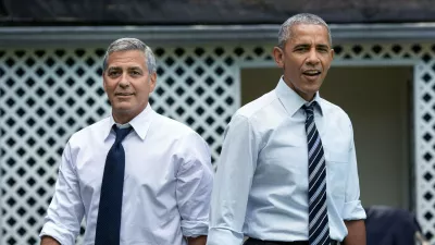 George Clooney se rad ukvarja z ameriško visoko politiko. Na sliki iz leta 2016 je z bivšim predsednikom Barackom Obamo