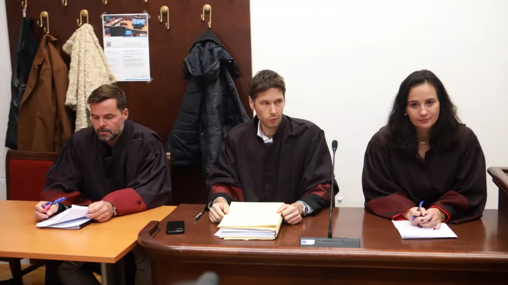 Dvom o izbiri sodnice za tatove cigaret