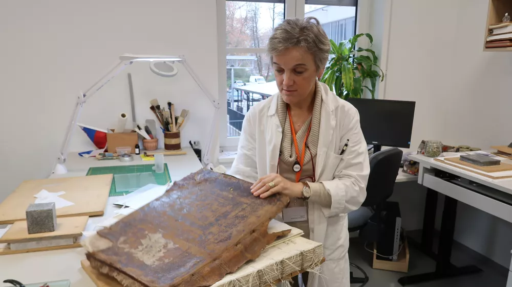 Arhiv Republike Slovenije, 80 let, javno vodstvo, Center za konserviranje in restavriranje arhivskega gradiva, arhivist, arhivistika / Foto: Nataša Bucik Ozebek