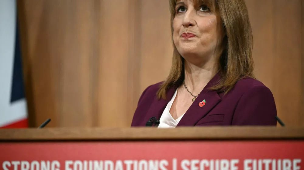 Tlakovanje poti za prelom predvolilnih obljub